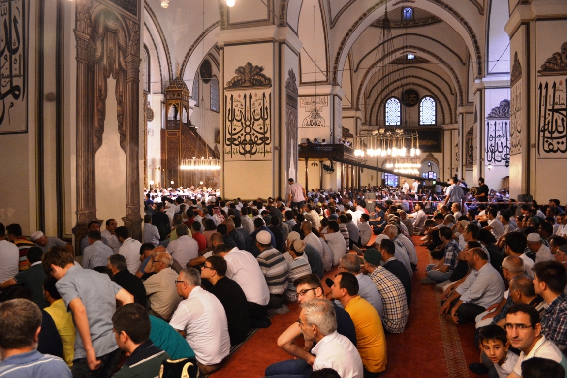 Bursa’da Mevlid Kandili’nde camiler doldu taştı